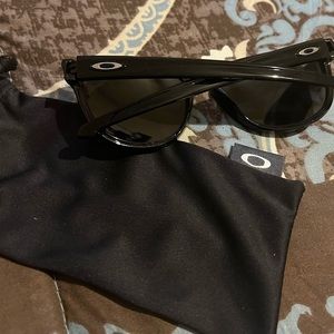New unisex Oakley sunglasses also known as sexy specs